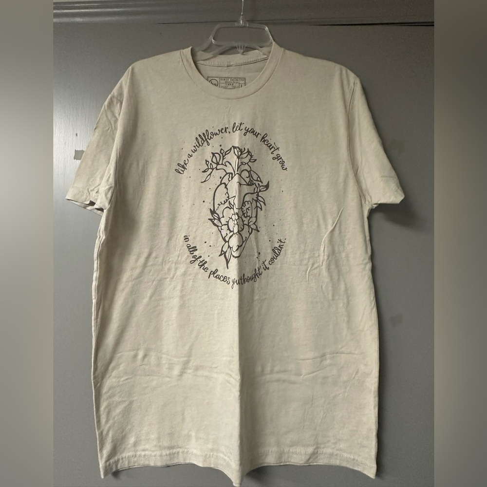 Human Unlimited Women’s Cream Graphic T-Shirt